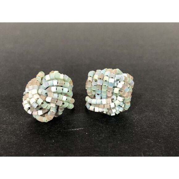 Pretty Light Pastel Glass Seed Bead Love Knot Vintage Screw Back Earrings Retro - Picture 2 of 5